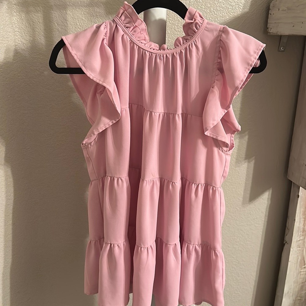 Pink Polyester Entro top size medium.